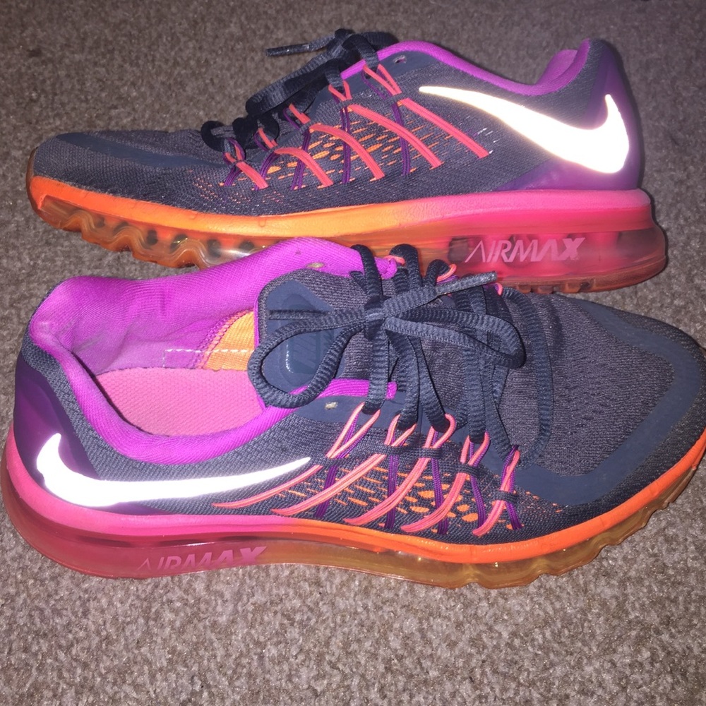 *BE THANKFUL SALE* Nike Air Max 2015